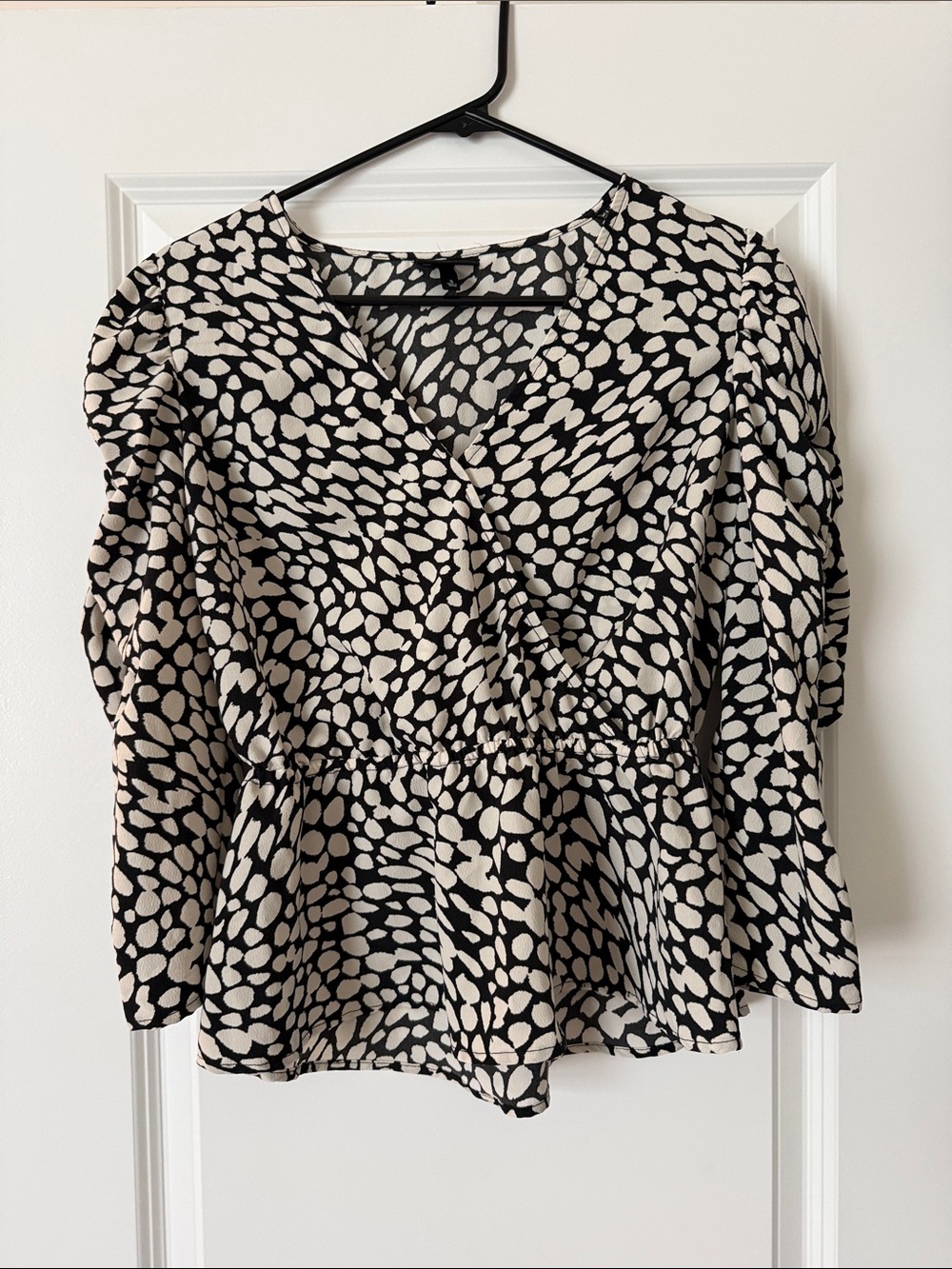Who What Wear Black and Cream Printed Surplice Peplum Blouse